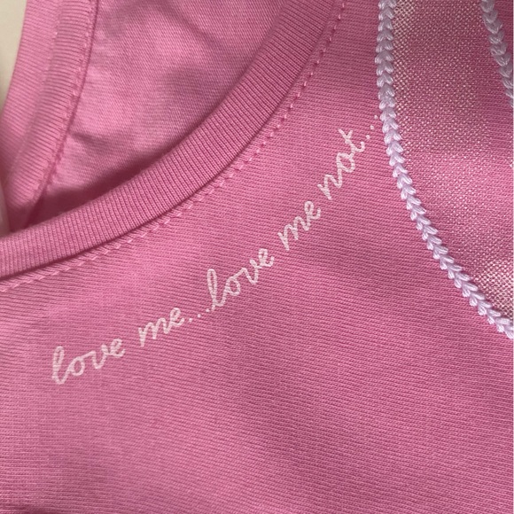 Crown & Ivy Graphic Floral Sleeveless top with sequins NWT size 4 - Picture 6 of 7